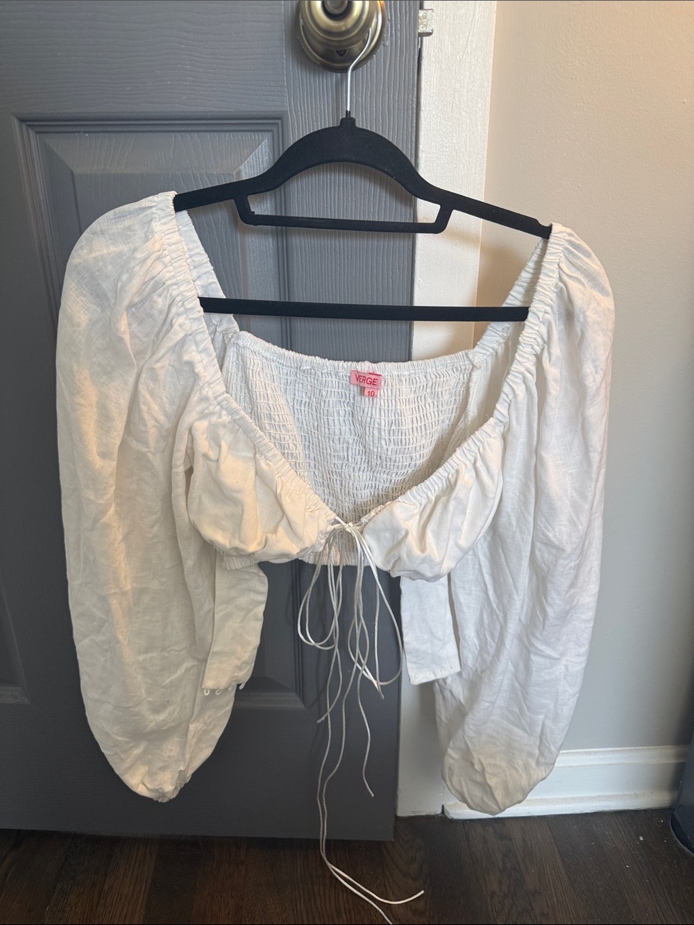 Verge Girl White Peasant Crop Top with Puff Sleeves